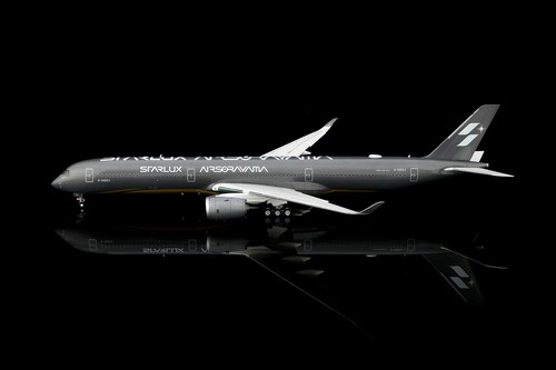 Sqwings starlux airlines - starlux,