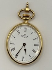 Eine goldfarbene Taschenuhr