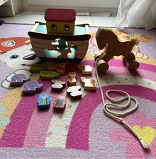 Baby Spielzeug - Holz - Sortieren - Arche - Pferd zum Nachziehen