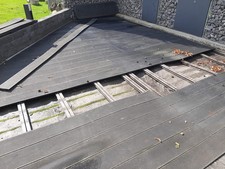 WPC Terassendielen mit Unterkonstruktion zu verschenken