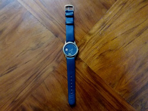 Schöne armbanduhr mit stein - schöne,