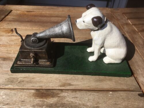 His masters voice massive - masters,