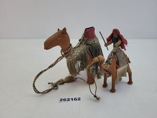 2x Figuren Tiere Kamele Reiter