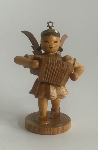 Alter engel mit ziehharmonika - alter,