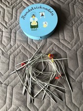 Box mit 13 Rundstricknadeln Konvolut verschiedene Stärken