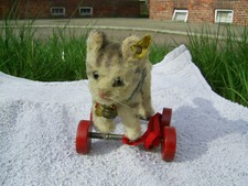 kleine Steiff Katze Tabby auf