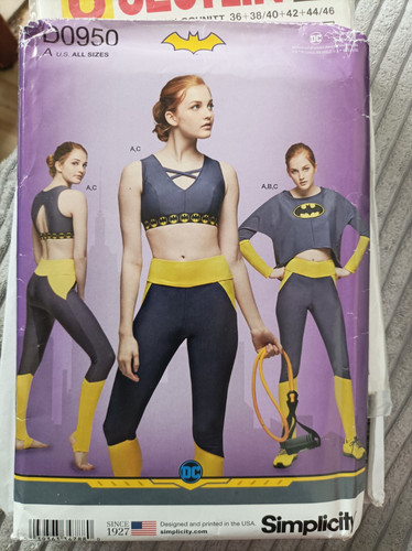 Simplicity 8633 batman fitness - batman,
