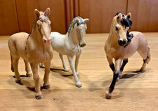 3 x große Schleichpferde -