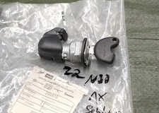 Schlosssatz Schloss ohne Mutter für Topcase Vespa GTS GTV LX ET2 ET4 Primavera