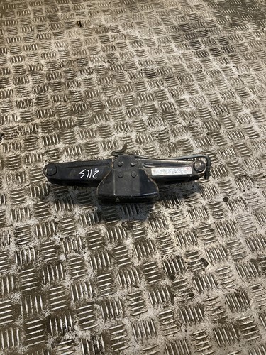 Mercedes benz auto lift - mercedes-benz,