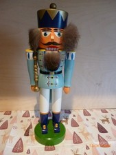 Nussknacker König hellblau/weiß (33cm) - HoDreWa Legler Original Erzgebirge