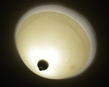 Plafoniere 30er Jahre Deckenlampe Milch Glas sieht aus wie eine Brust 45 cm rund