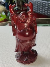 Glücklich lächelnder Buddha - bringt Glück • geschnitzte rote Statur