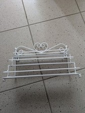 Dekoratives Wandregal aus Metall – Weiß – Landhausstil