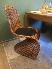 Sechs schöne, bequeme Stühle