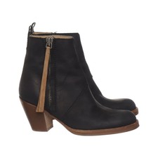 Acne Studios, Stiefeletten