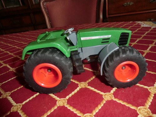 Siku traktor fendt - , vario-