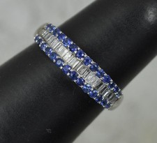 Wunderschöner halber Eternity-Vorsteckring 18 kt Weißgold Diamant und blauer Saphir