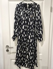 Langes Kleid Von Comma