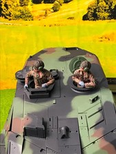 2 Komandant Leopard Panzer  unbemalt 1:16