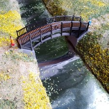 Bogenbrücke Holzbrücke Brücke Fußgängerbrücke Modellbahn TT 1:120