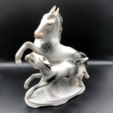 Porzellan Pferde der Porzellanmanufaktur Fasold & Stauch