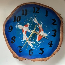 Handgemachte Wanduhr aus Birkenholz