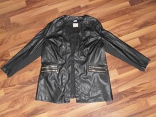 Trendy schwarze offene