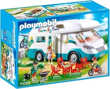 PLAYMOBIL Family Fun 70088 Familien-Wohnmobil mit abnehmbaren Dach, Spielzeug