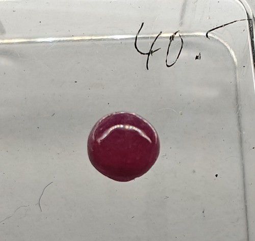 Kleiner rubin cabochon rund - rubin,