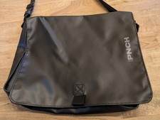 Schwarze Umhängetasche von