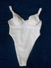 Weißer Badeanzug / Monokini-Stil / hoher Beinausschnitt/tiefer Rücken Gr.M