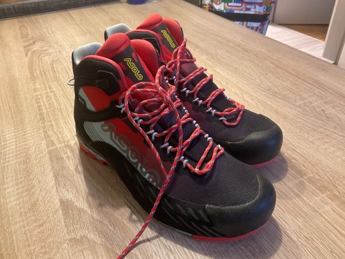 Wander und trekkingschuhe - und,