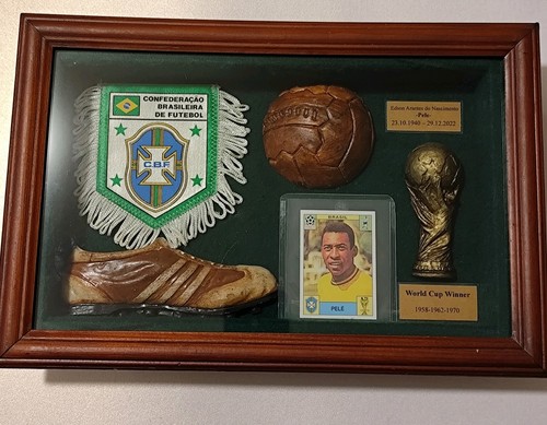 Pelé trading card vitrine - trading, in