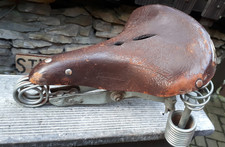 großer ur alter ledersattel