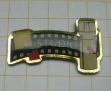 STUDIO LINE / LOREAL ............................ Kosmetik Parfüm Pin (193e)