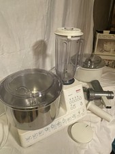 Bosch Küchenmaschine MUM  6712/0  700 Watt  Fleischwolf   +Zubehör -Mix sehr gut