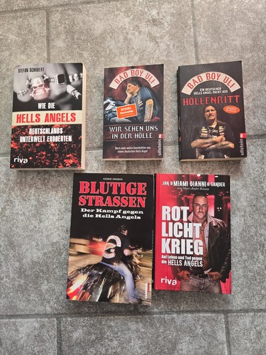 Büchersammlung über hells