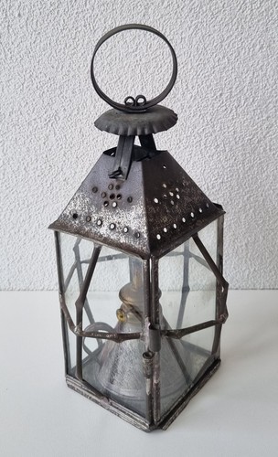 Schöne alte laterne aus - alte,