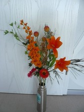Blumen künstlicher Blumenstrauß Lilie Rittersporn Gerbera Beigrün orange