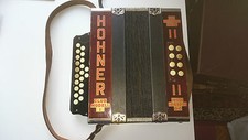   AKKORDEON HOHNER CLUB MODELL I IM KOFFER HOLZ 20.JHD