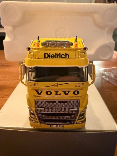 Volvo glob 8x4 wrecker - 8x4,