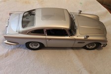 Eaglemoss James Bond 007 Aston Martin DB 5 1:8 fertig gebaut mit Funktionen.