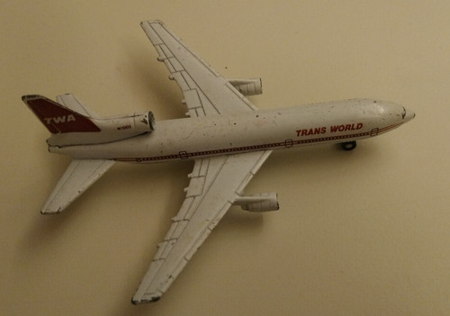 Spielzeug flugzeug 1011 - flugzeug,