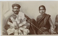 Spinnrad Indien Mann Frau um