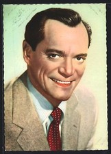 Schauspieler Eddie Constantine in hellem Anzug, Ansichtskarte 