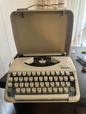 Reiseschreibmaschine Olympia