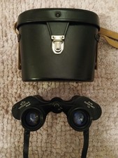 UNIVERSA. Royal. 8 x 30. Super