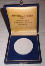 DDR Porzellan Medaille "Mach