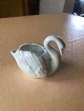 niedlicher Porzellanschwan, Blumenkörbchen, Konfektschale, Porzellanfigur